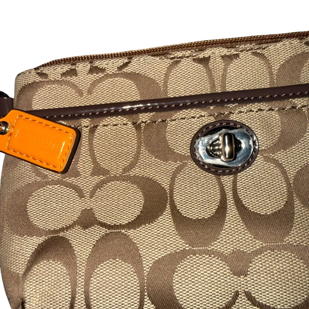 Coach 1941‎ Signature C canvas turn lock Wristlet Khaki Mahogany